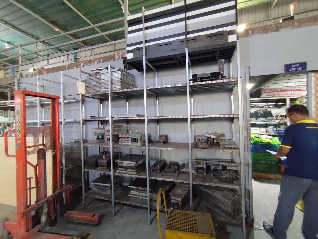 Mold shelf.jpg